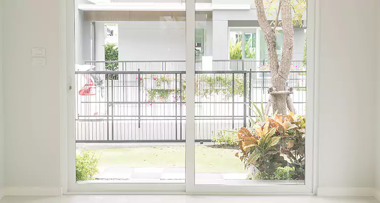 Balcony Screen Door Repair in Winter Park, FL