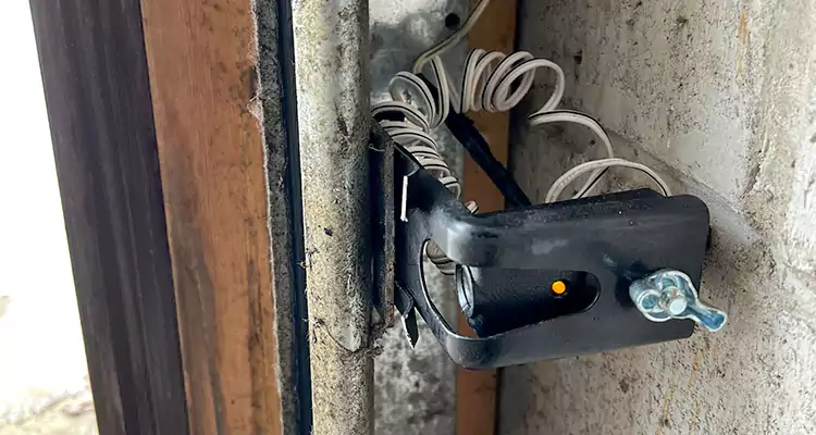 Fix Broken Garage Door Sensor in Winter Park, FL