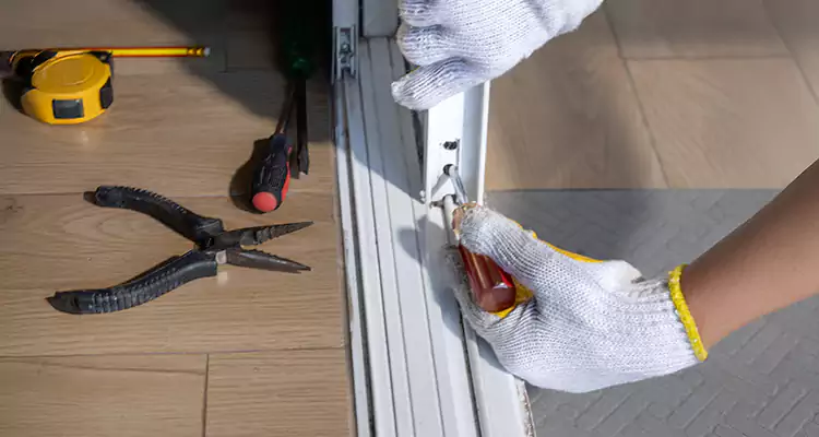 Closet Sliding Door Track Repair in Winter Park, FL