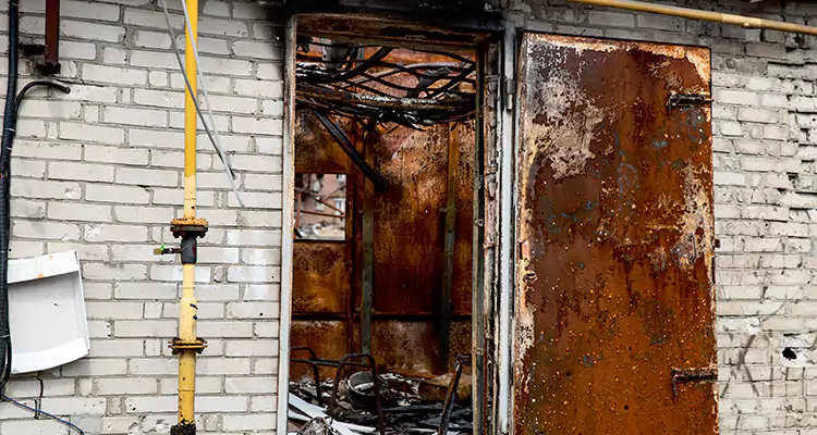 Metal Door Rust Repair in Winter Park, FL